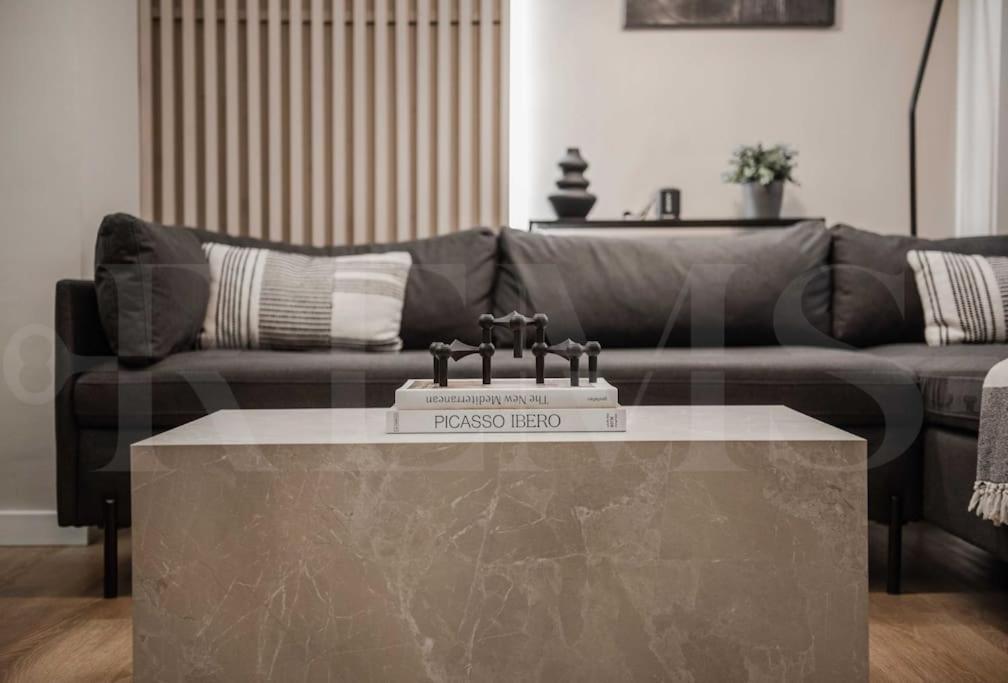 Contemporary Minimalist By Rems Apartment Málaga